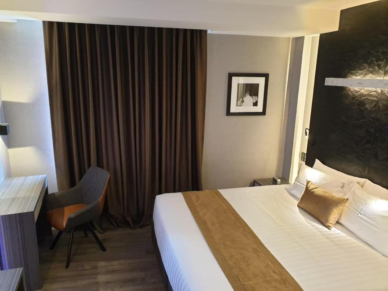 Hotel Aspira Gems Center Silom Bangkok Habitación foto